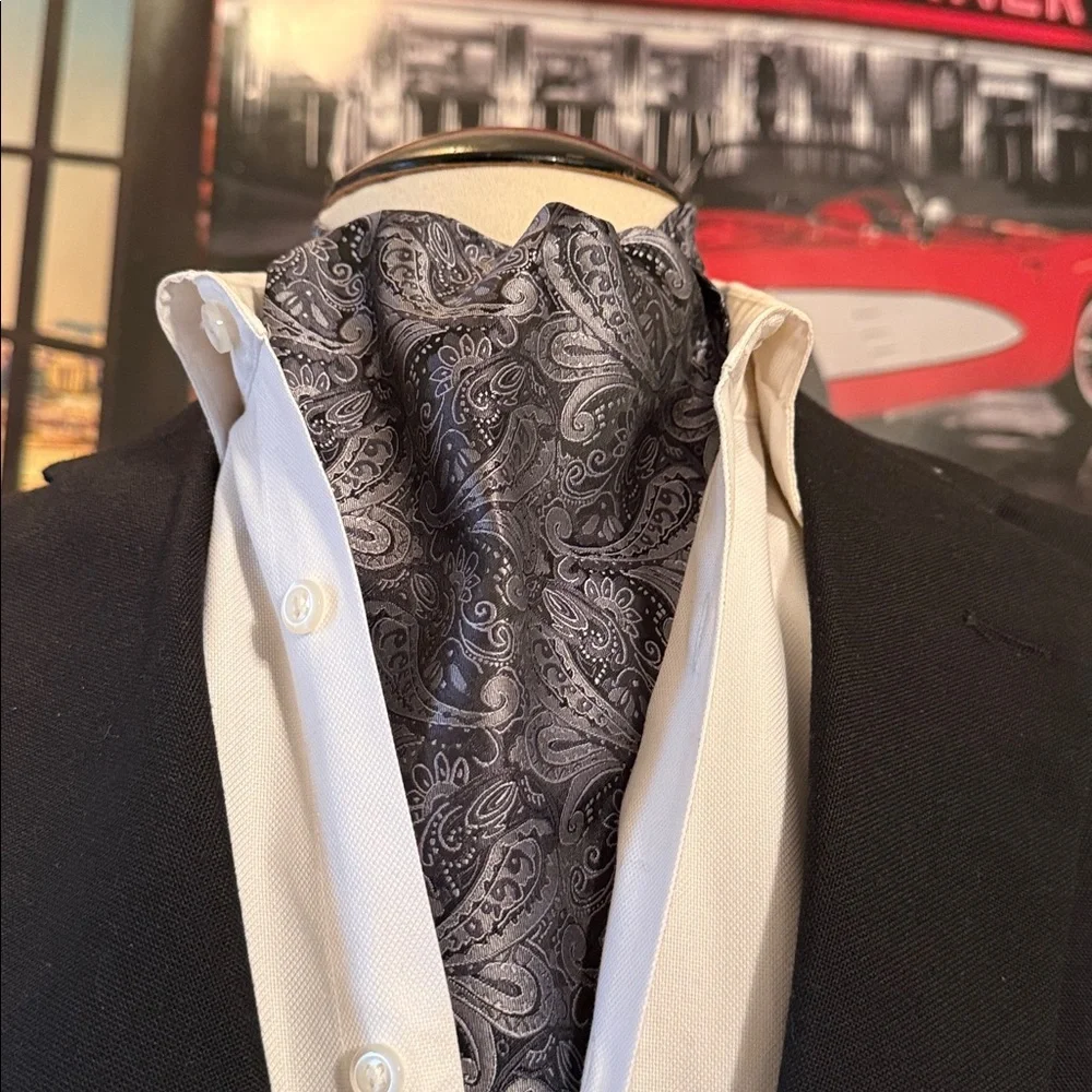 Elegant Black &Gray Paisley Men's Ascot Cravat